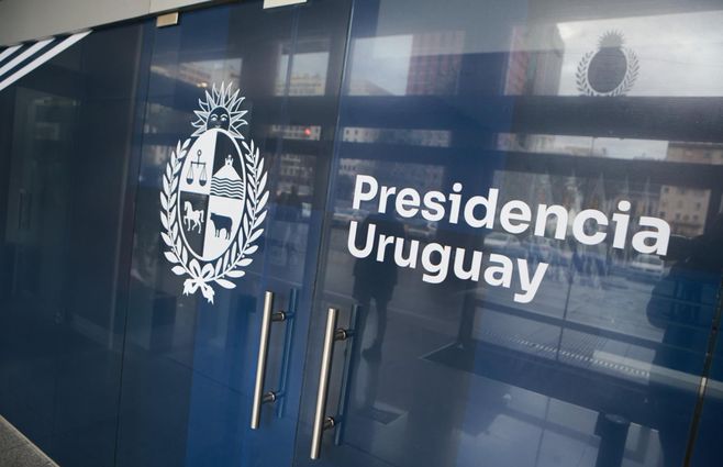 focouy-presidencia-orsi-escudo-torre-ejecutiva-gobierno-poder-ejecutivo