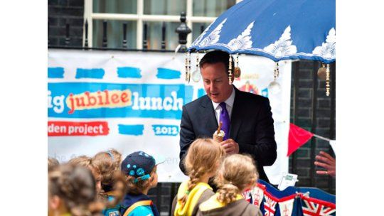 David Cameron se olvidó de su hija de ocho años en un pub