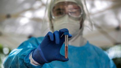 mas de 921.000 muertos por coronavirus en el mundo