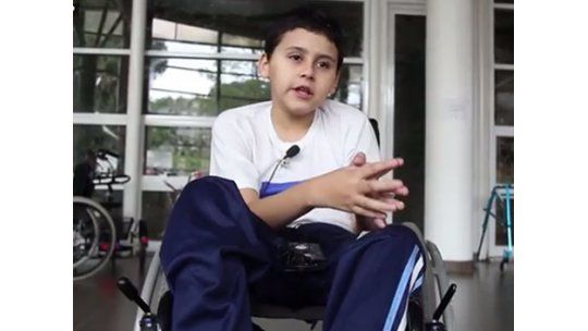 Los niños de la Teletón le desean rápida recuperación a Suárez