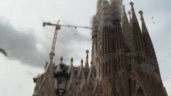 la sagrada familia de barcelona se convirtio en la iglesia mas alta del mundo: supero los 162 metros