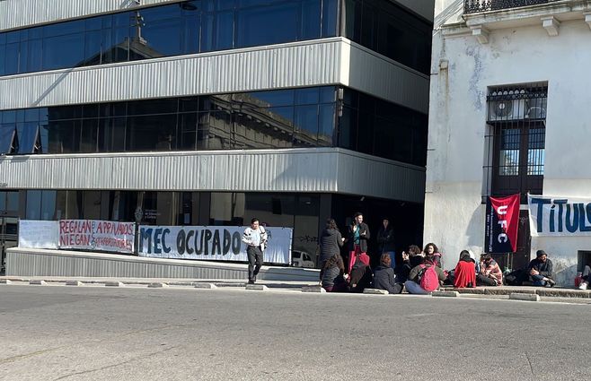 MEC ocupado. Foto: Verónica Chevalier, periodista de Subrayado.