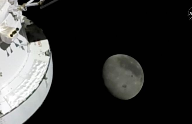 La luna desde la nave. Crédito: AFP