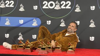 jorge drexler arraso en los grammy latino al ganar 7 de los mejores premios