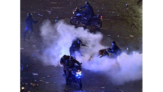 Destrozos en Buenos Aires dejan 120 detenidos y 70 heridos