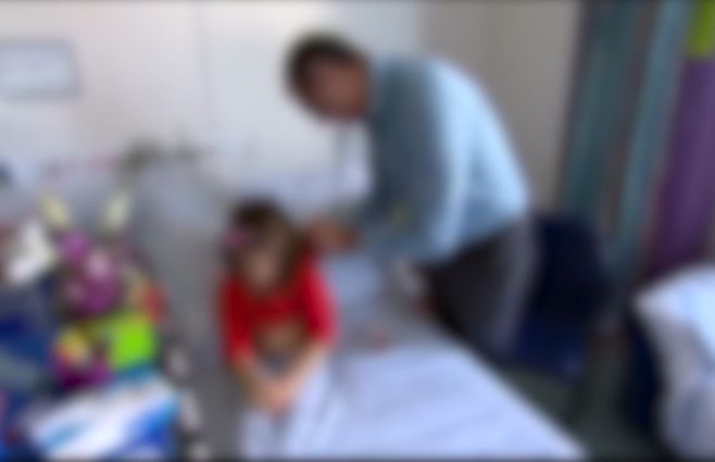 niña-pediatra-medico-salud.jpg