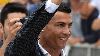 ronaldo se afianza como lider de los goleadores en el calcio