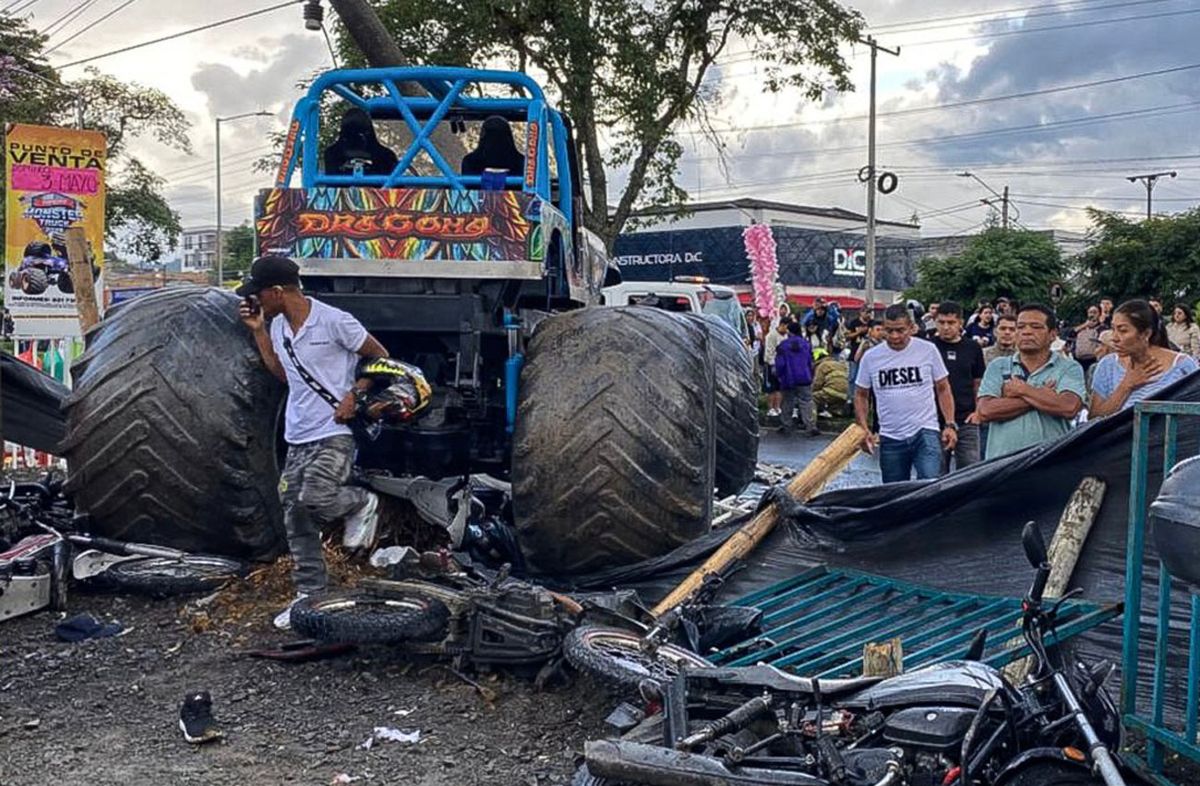 Colombia: tres muertos, entre ellos una niña, y 38 heridos deja accidente durante espectáculo automovilístico