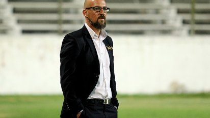 Alejandro Orfila se retiró en 2016&nbsp; inmediatamente comenzó su carrera como técnico en el club argentino Comunicaciones. Luego pasó por Ferrocarril Oeste y por Atlanta. En 2020 fue reclutado por Defensor, donde tuvo un pasaje como futbolista.