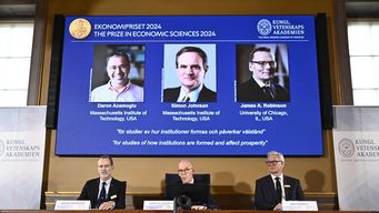 El Nobel de Economía 2024. Foto: AFP