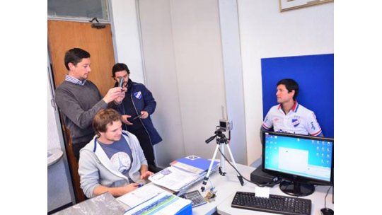 Polémica en Danubio por quema de bandera de Nacho Gonzalez