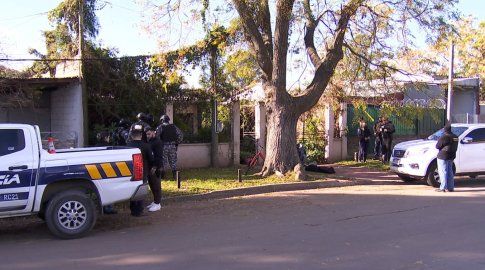 Foto: Subrayado. Operativo policial en barrio Ituzaingó el martes. Foto: Subrayado. Operativo policial en barrio Ituzaingó el martes.