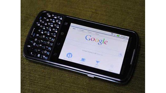Mil millones de personas acceden a internet mediante su celular