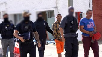 dos hombres y una mujer con alerta roja de interpol fueron extraditados a brasil