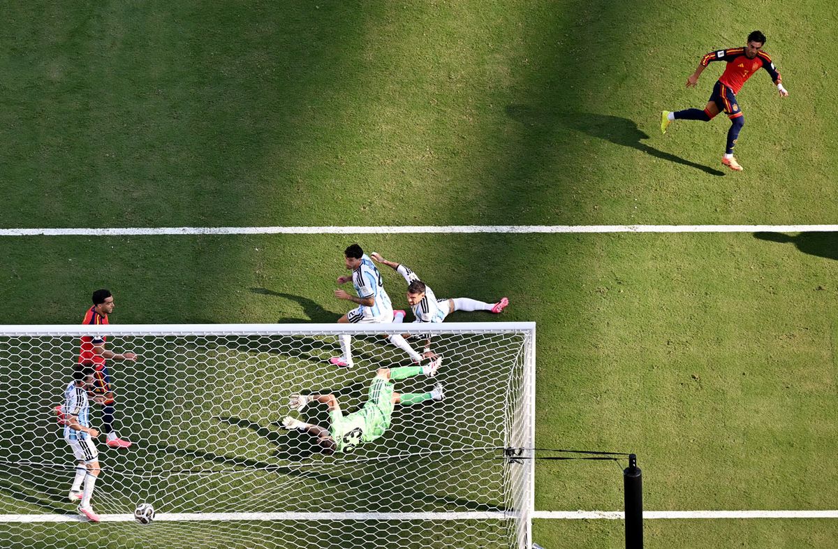 Foto: AFP. Momento del gol de España en la final. Foto: AFP. Momento del gol de España en la final.