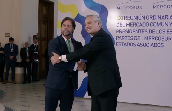 Lacalle Pou con Alberto Fernández. 