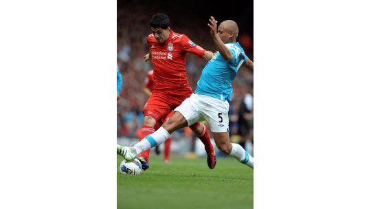 Suárez imparable marcó un gol para el Liverpool y generó otro