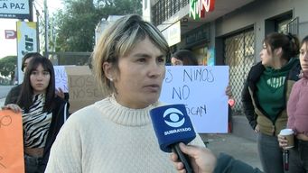 mujer denuncio que un adolescente abuso de su hija de 9 anos y afirma que balearon su casa tras ir a la seccional