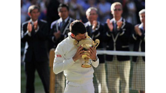 Djokovic gana su segundo Wimbledon y vuelve a ser Nº 1 mundial