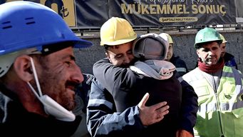 rescataron de los escombros a una joven en turquia 11 dias despues del terremoto