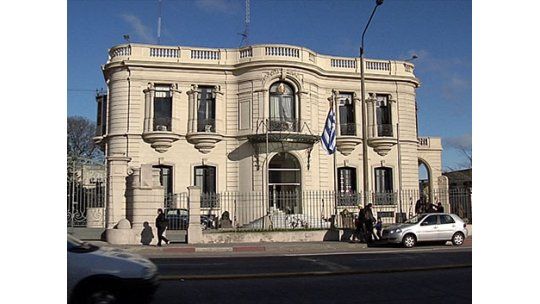 Huidobro ordenó cierre de Policlínica donde revendían fármacos