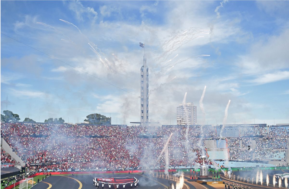 Remodelado, el estadio Centenario se vistió de gala para la gran final de la Copa Libertadores