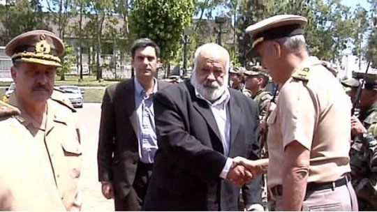 Huidobro con militares