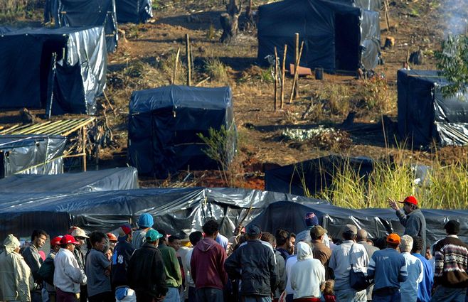 movimiento-sin-tierra-brasil-AFP.jpg