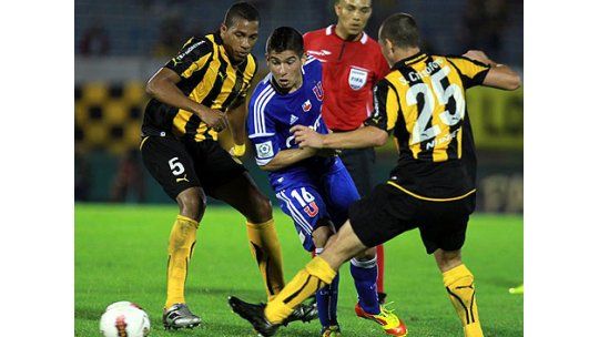 Casi ahogado, Peñarol no pudo con la U; terminaron 1 a 1