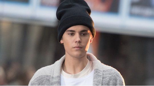 JUSTIN BIEBER