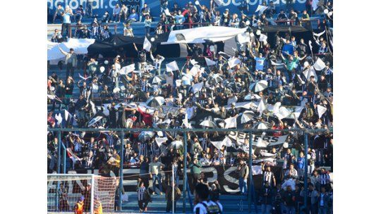 Wanderers y Danubio empatan a 2 tras alargue y van a penales