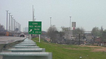 motociclista murio tras chocar contra un caballo suelto en los accesos