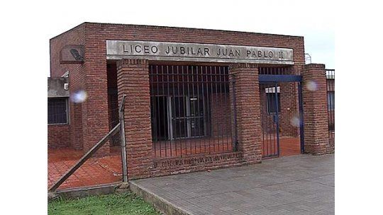 En pleno conflicto, gremio de profesores critica al Liceo Jubilar