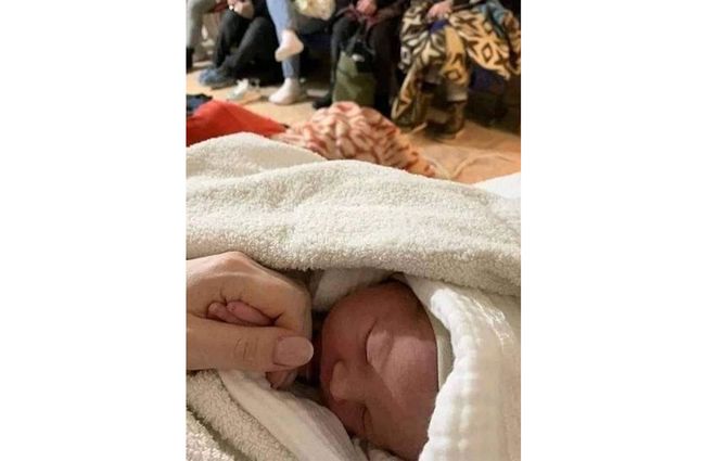 Mía, la bebé que nació en el metro de Ucrania. Foto: Instagram