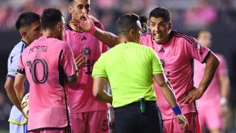 Foto: AFP. Messi y Suárez, titulares en el Inter de Miami.