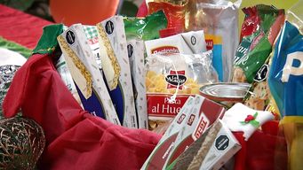 fundacion la muralla realiza campana y recibe donaciones para que ninos y sus familias tengan una navidad diferente