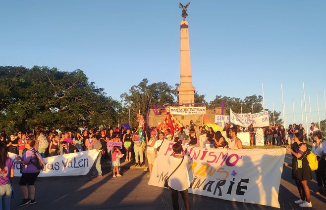Marcha del 8M 2022 en Canelones.