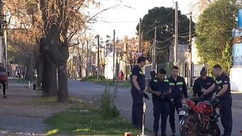 murio un hombre de 47 anos tras chocar en moto contra un auto, en villa espanola