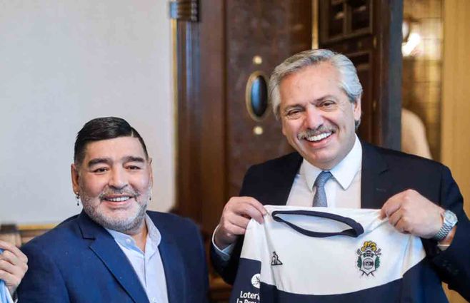 alberto-fernandez-maradona.jpg