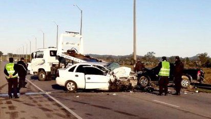 dos hombres murieron en siniestro de transito en el ingreso a la ciudad de san carlos