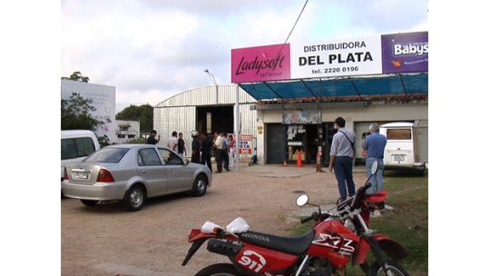 Dos procesados por crimen en distribuidora de Piedras Blancas