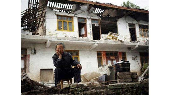 Aumentan las víctimas del terremoto en China: 180 muertos
