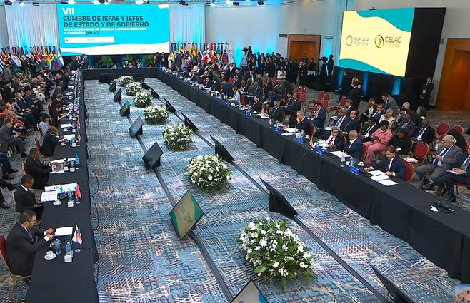 Lacalle-Pou-en-cumbre-Celac.jpg