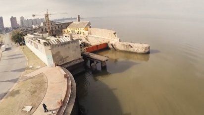 vecinos al parlamento para impedir  venta del dique maua a buquebus