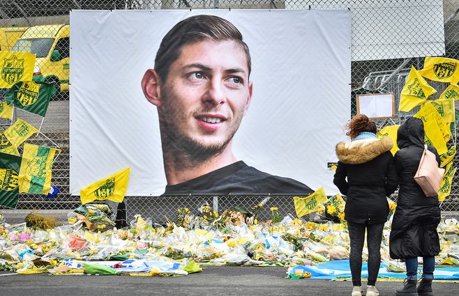 Emiliano-Sala-Nantes-homenaje-flores-AFP.jpg