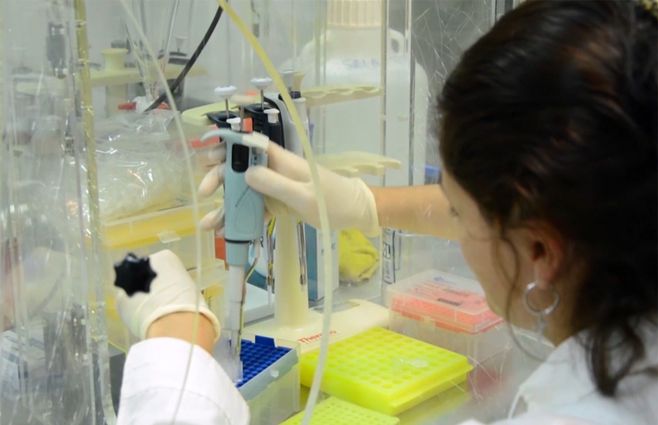 laboratorio-cientifica-virus.jpg