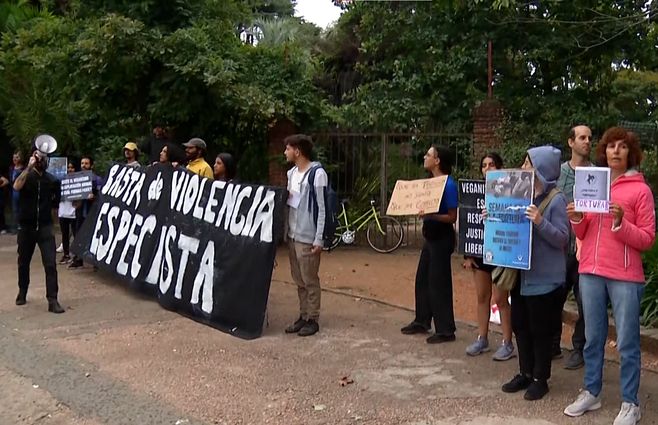protestas-animalistas-prado-montevideo.jpg