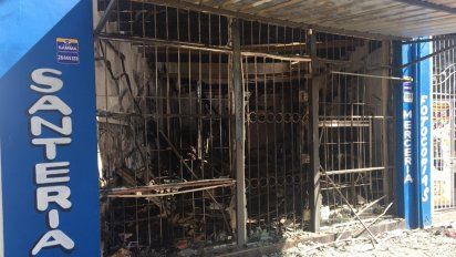perdidas totales en un comercio tras incendiarse en la pasada madrugada