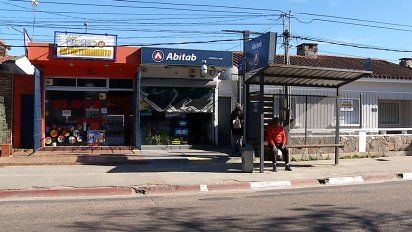 la banda del marron rapino 500.000 pesos de un abitab de las piedras