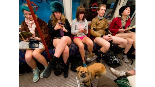 Usuarios de subte del mundo viajaron este domingo en calzones